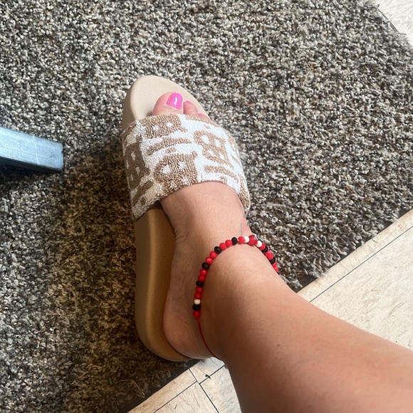 Authentic furley Burberry Slides - Picture 13 of 13